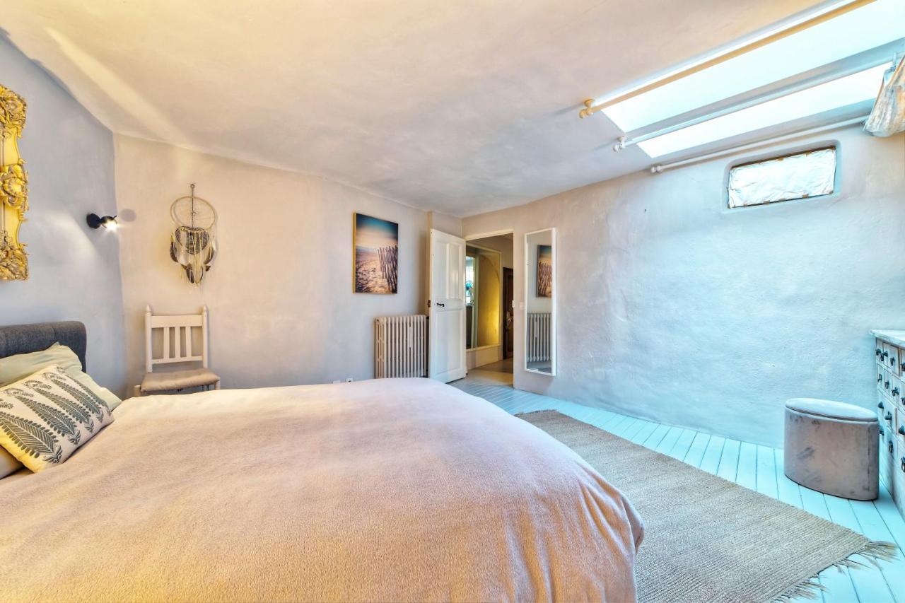 Townhouse Mougins In The Old Village, Fantastic View, Sea And Mountains Bagian luar foto