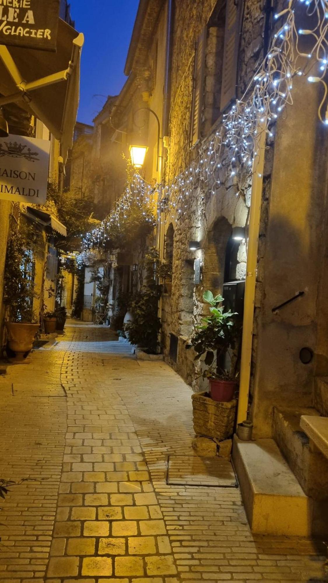 Townhouse Mougins In The Old Village, Fantastic View, Sea And Mountains Bagian luar foto